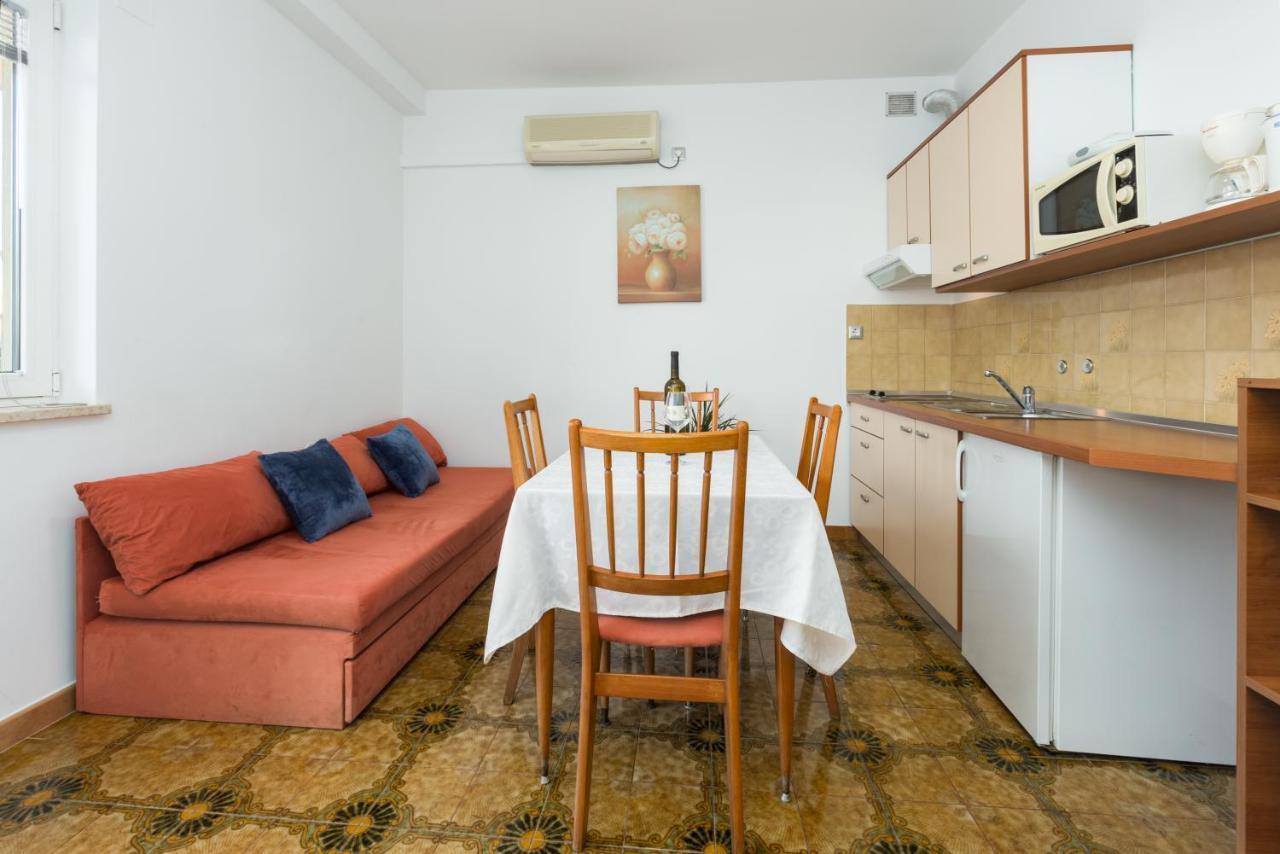 Apartments Maria Porec Exterior photo