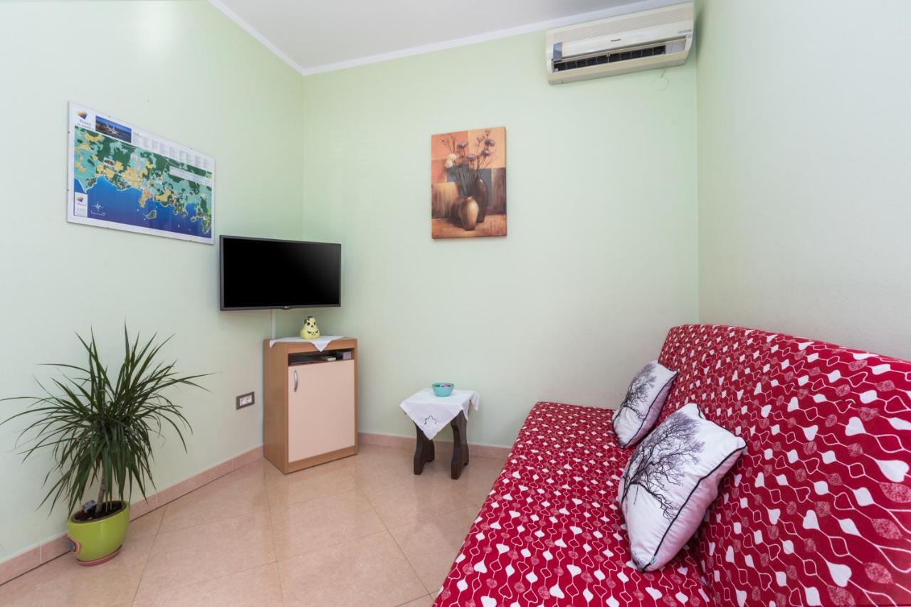 Apartments Maria Porec Exterior photo