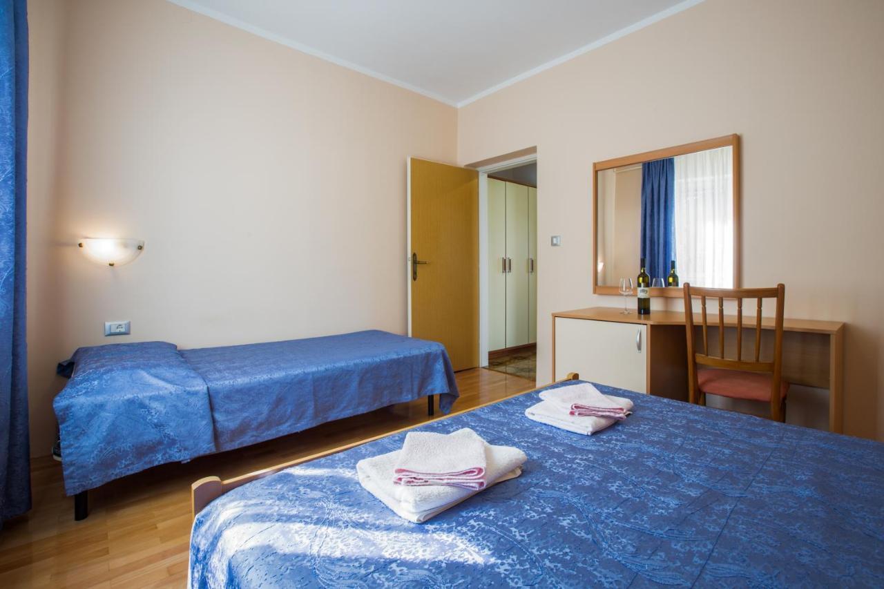 Apartments Maria Porec Exterior photo