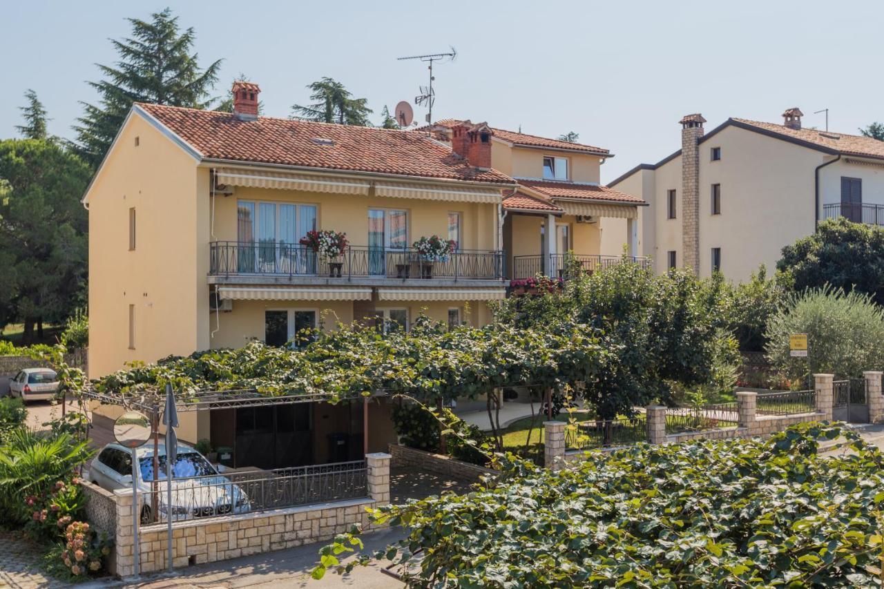 Apartments Maria Porec Exterior photo