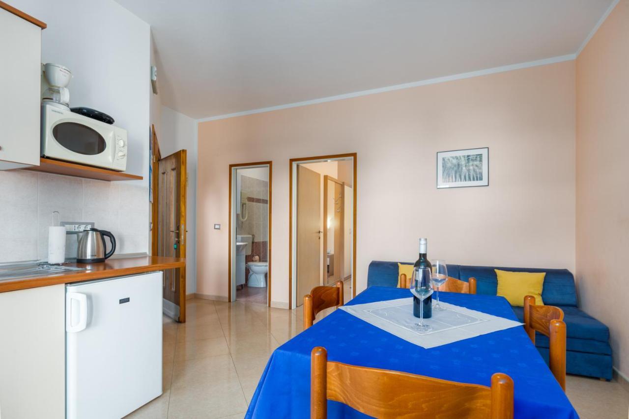 Apartments Maria Porec Exterior photo